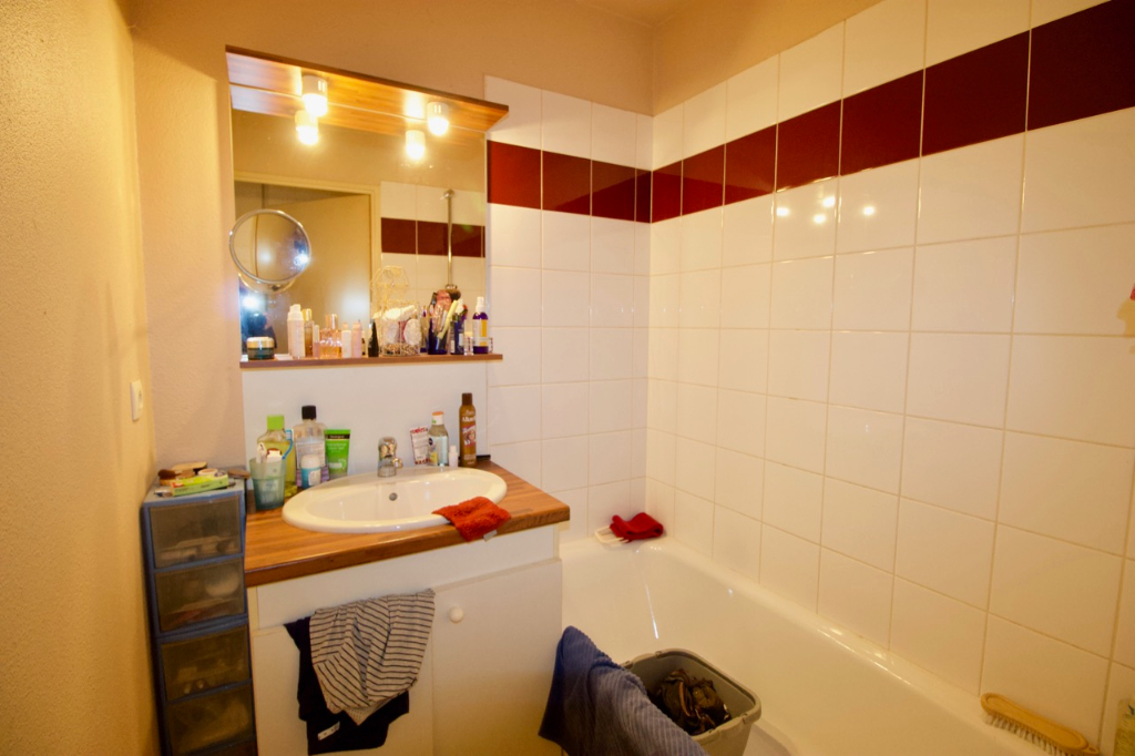 Photo Villeneuve Sur Lot, dans une résidence récente, appartement de type 2 d'environ 41m2 avec un jardin privatif d'environ 96m2.  Il est composé d'une entrée indépendante, une pièce de vie avec un coin cuisine américaine avec un accès au jardin, une chambre, image 6/6
