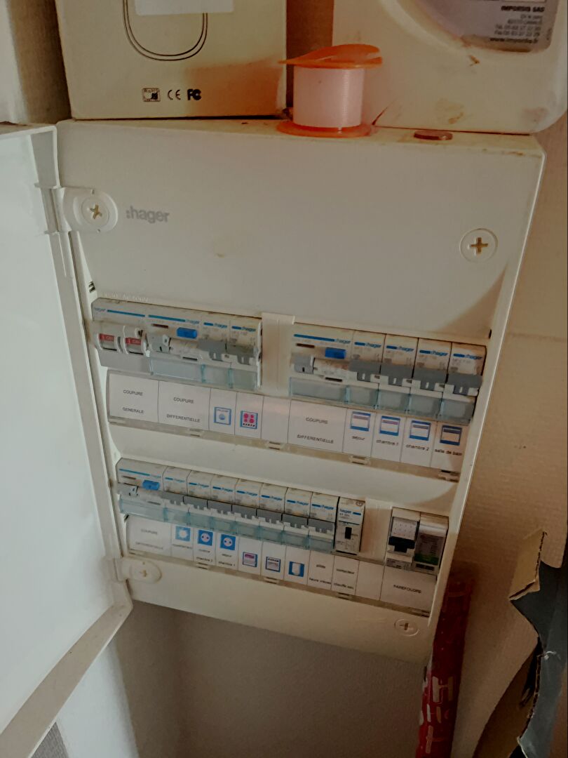 Photo Immeuble à CANCON. Immeuble de rapport composé de deux appartements T3. Venez découvrir cet immeuble composé d'un appartement de 60,12m2 actuellement loué 450 charges comprises depuis le 22/02/2016. Cet appartement comprend deux chambres et un jardin ain image 6/6