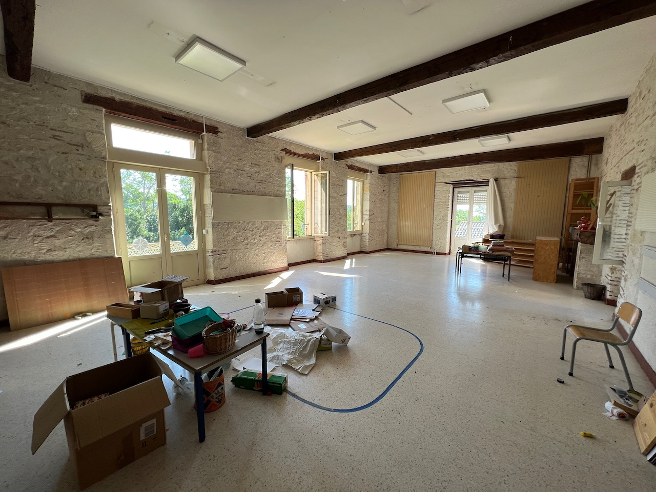 Photo Belle opportunité pour investisseur : 1 271 m2 de logements et divers bâtiments à PUJOLS (village classé « plus beau village de France »). Cet ensemble immobilier regroupe plusieurs bâtiments (sur un terrain arboré d'environ 1,6 hectare) : Lots 1 et 2 image 6/6
