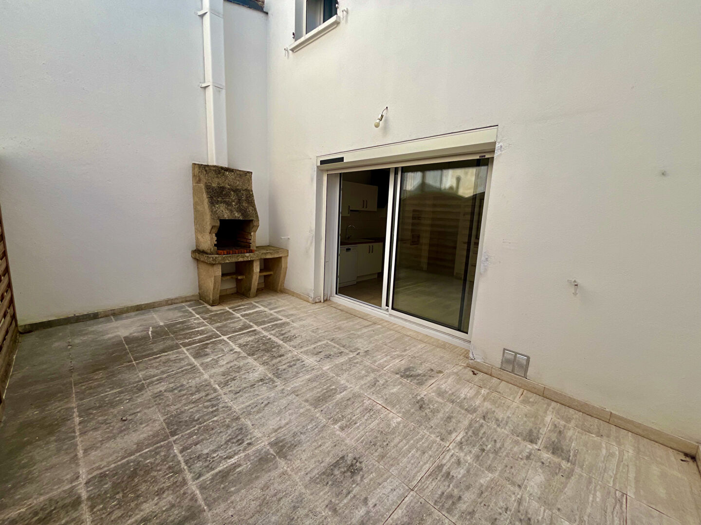 Photo Attention, coup de coeur en vue pour cette maison de ville ! Située au coeur de la Bastide, cette maison de ville sur trois niveaux est un parfait mélange d'ancien et de contemporain. Dès l'entrée, vous tomberez sous le charme  des volumes de cette maison image 6/6