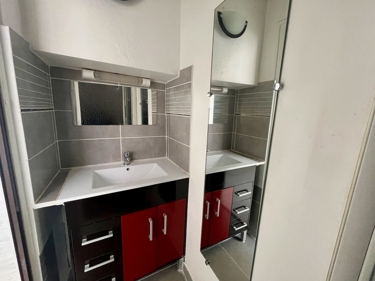 Photo Villeneuve sur Lot, local commercial très VISIBLE, situé sur un axe piéton passant entre le grand parking de la République et les commerces du centre ville dans la zone piétonne. image 5/6