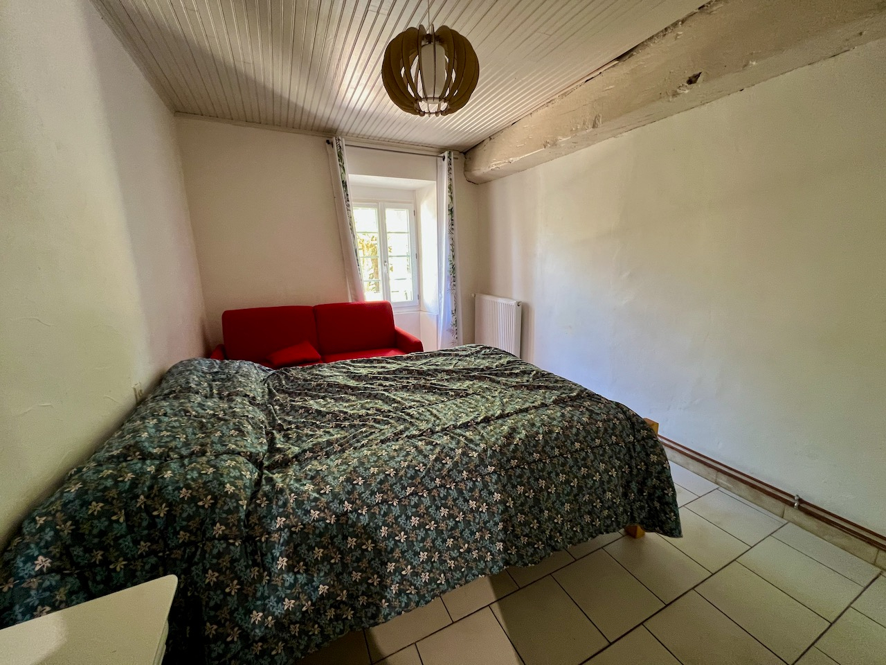 Photo Secteur Clairac, à 15 min de Tonneins et 30 min de Villeneuve sur Lot. Dans un environnement calme, avec une magnifique vue, maison en pierre restaurée d'une surface habitable de 118,26m² sur un terrain de 8834m2. Vous profiterez au rez-de-chaussée d'un s image 6/6