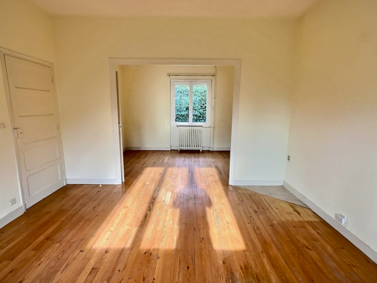 Photo Maison en pierres d'environ 108m2  à Villeneuve sur Lot, proche des commerces à pied avec jardin. image 3/6