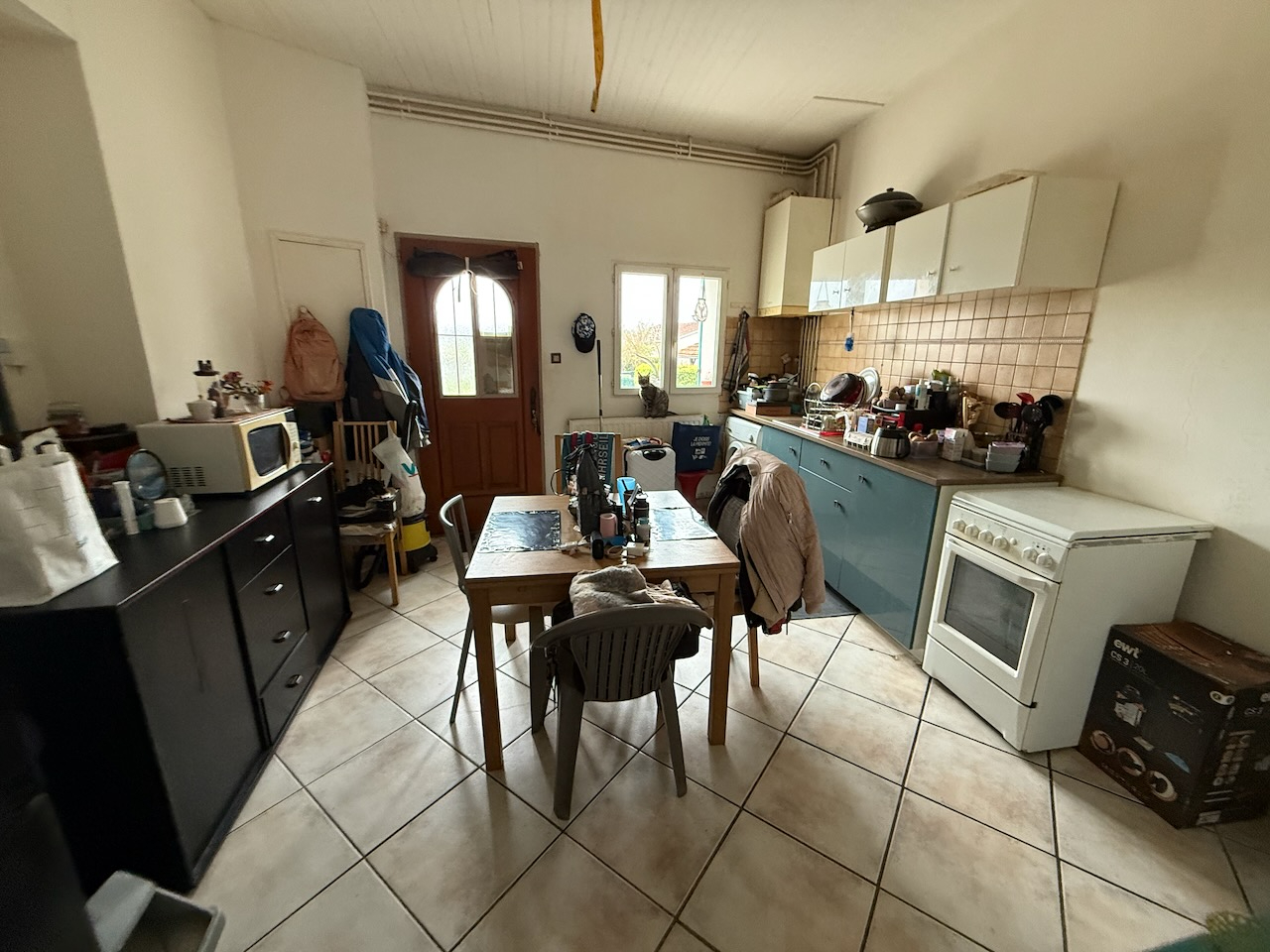 Photo Vous cherchez un investissement locatif ? Cet immeuble composé de 2 appartements de type 3 de 71m2 et 63m2. Un est loué 450 dont 20 de charge et un autre appartement était loué  460. Loyer potentiel annuel : 10 920/an. Chauffage au gaz, double vitrage image 6/6