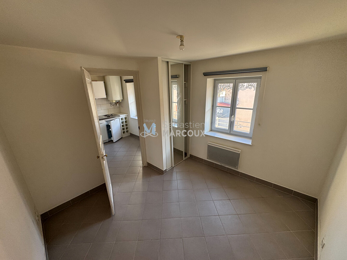 Photo MONTBRISON APPARTEMENT F1 (21.02 m2 hab)  INTERPHONE image 1/6