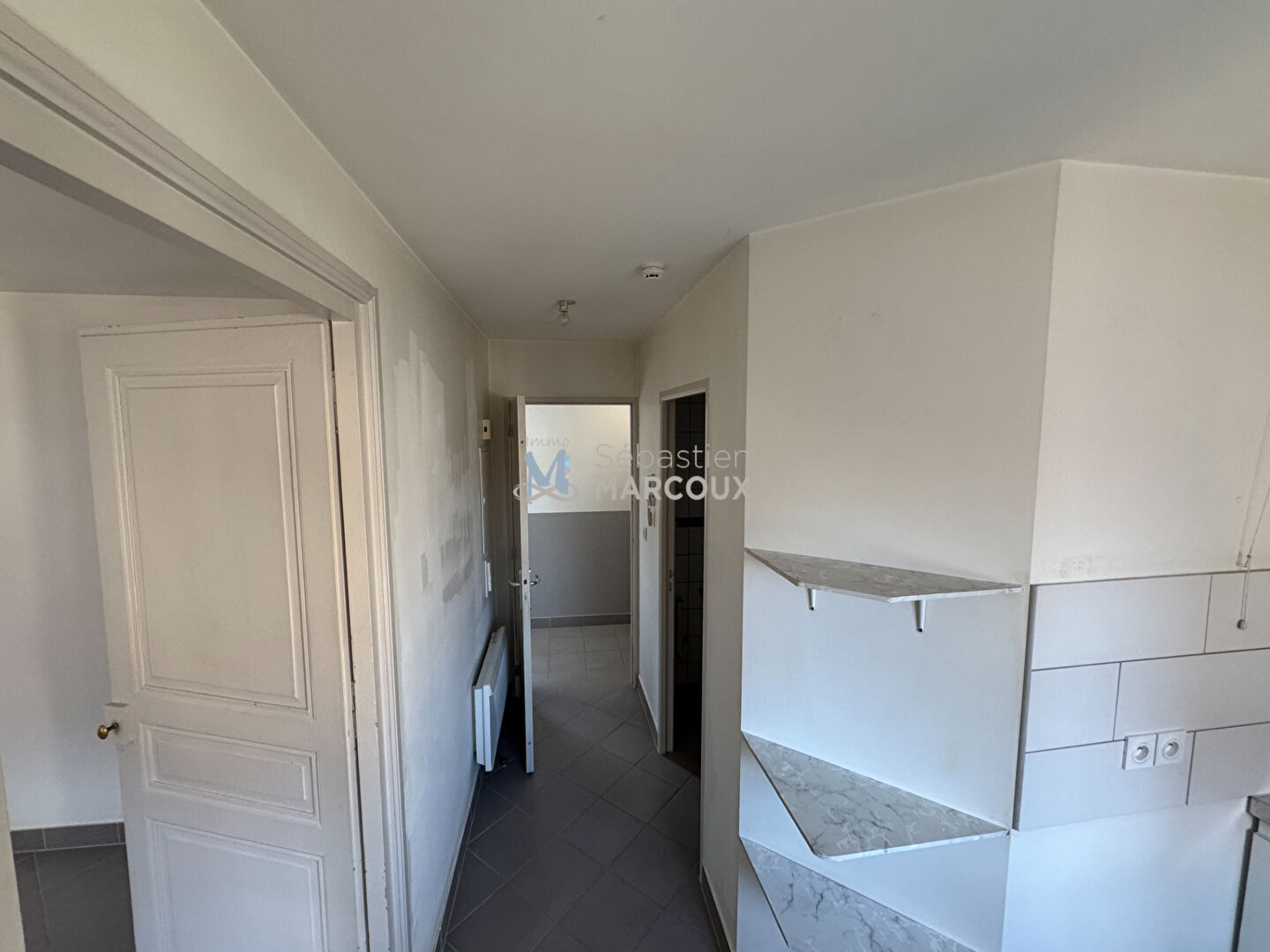 Photo MONTBRISON APPARTEMENT F1 (21.02 m2 hab)  INTERPHONE image 5/6