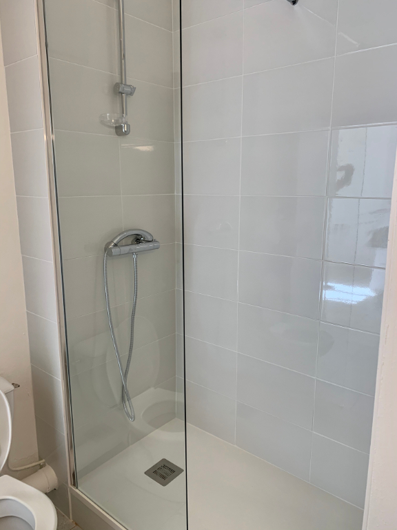 Photo MONTBRISON (place mairie) - APPARTEMENT T2 - 28 m² 1er étage image 4/6