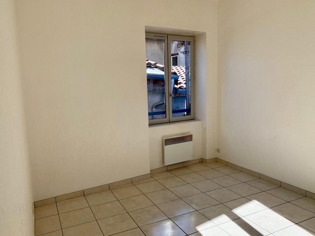 Photo MONTBRISON (place mairie) - APPARTEMENT T2 - 28 m² 1er étage image 5/6