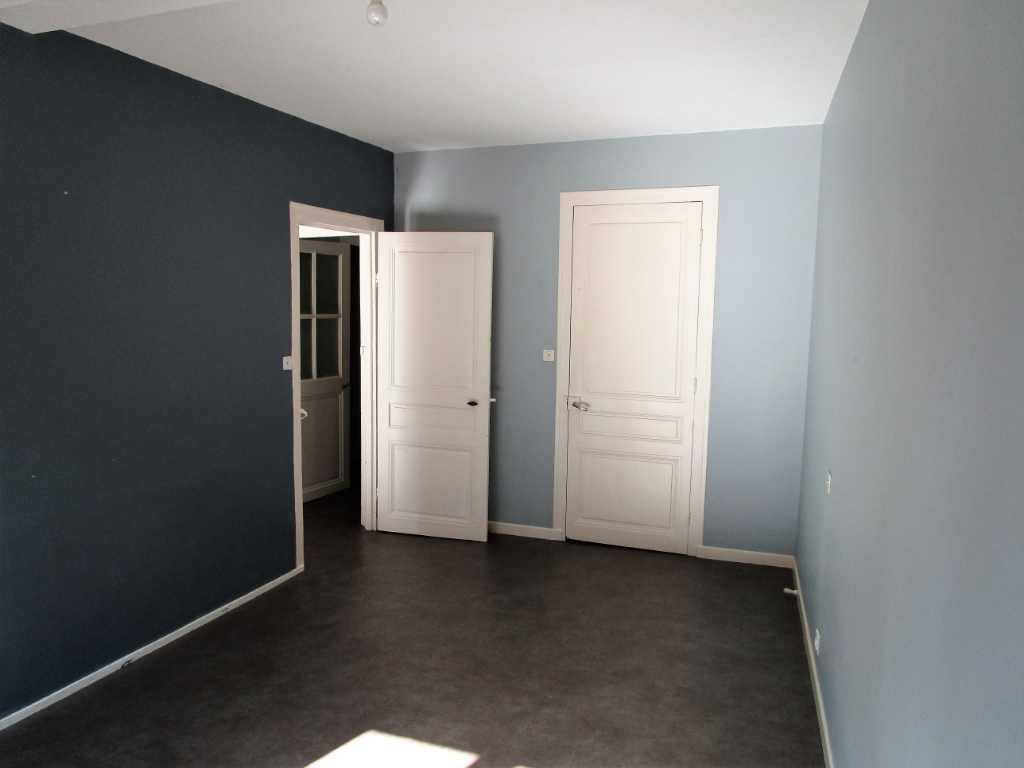 Photo MONTBRISON (Saint-Pierre) - Appartement T2 - 41 M² habitables image 2/6