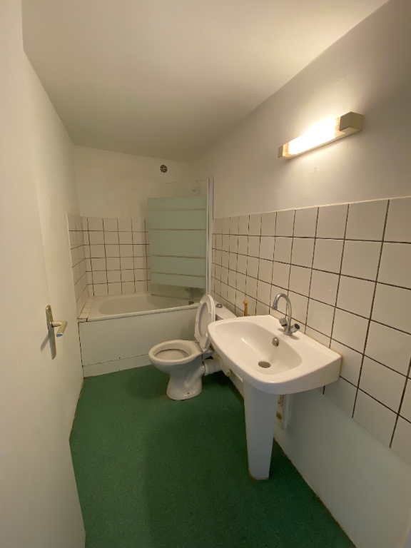 Photo MONTBRISON - Appartement T1 - 37M² habitables + Petit balcon image 4/5