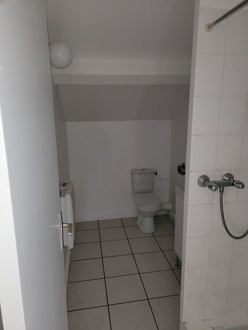 Photo SAVIGNEUX - Appartement T2 - 33.8 m² habitables + place de parking image 2/6