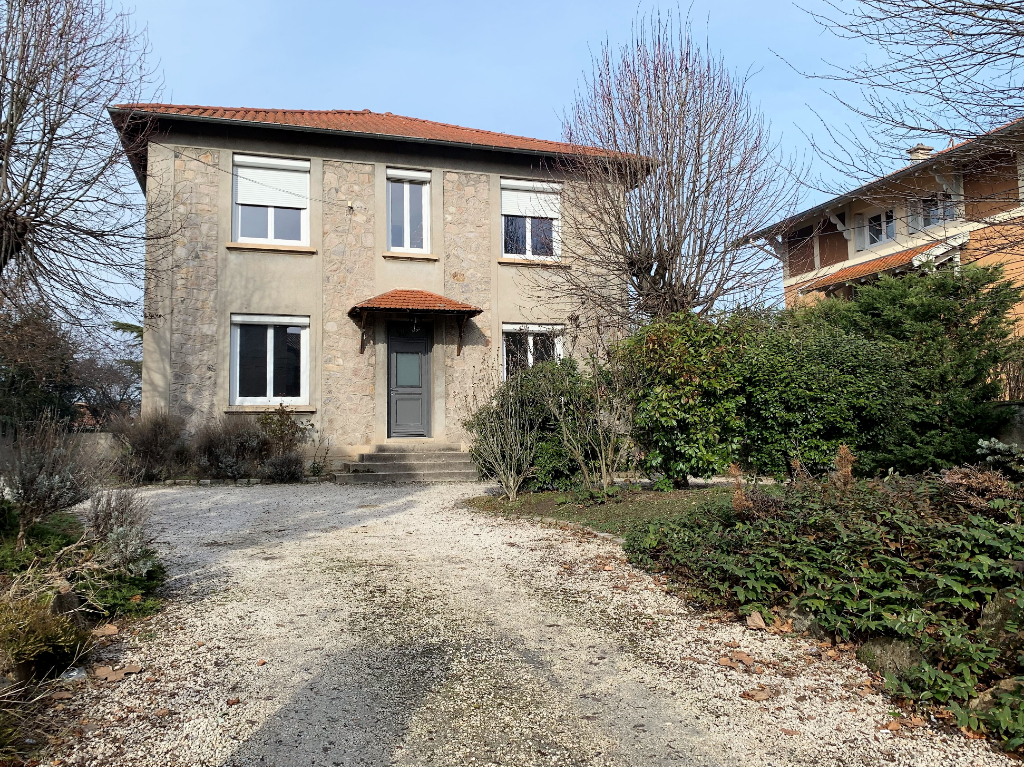 MONTBRISON - Maison bourgeoise type T7 - 159 m² hab