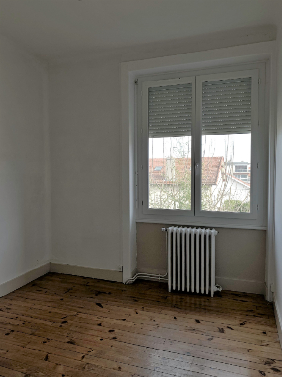 Photo MONTBRISON - Maison bourgeoise type T7 - 159 m² hab image 5/6