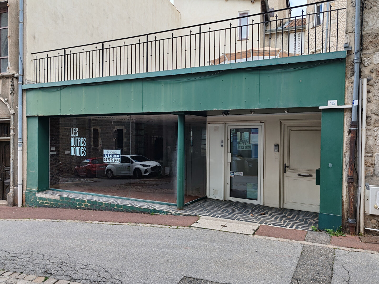 MONTBRISON - Local commercial - 95.73 m²