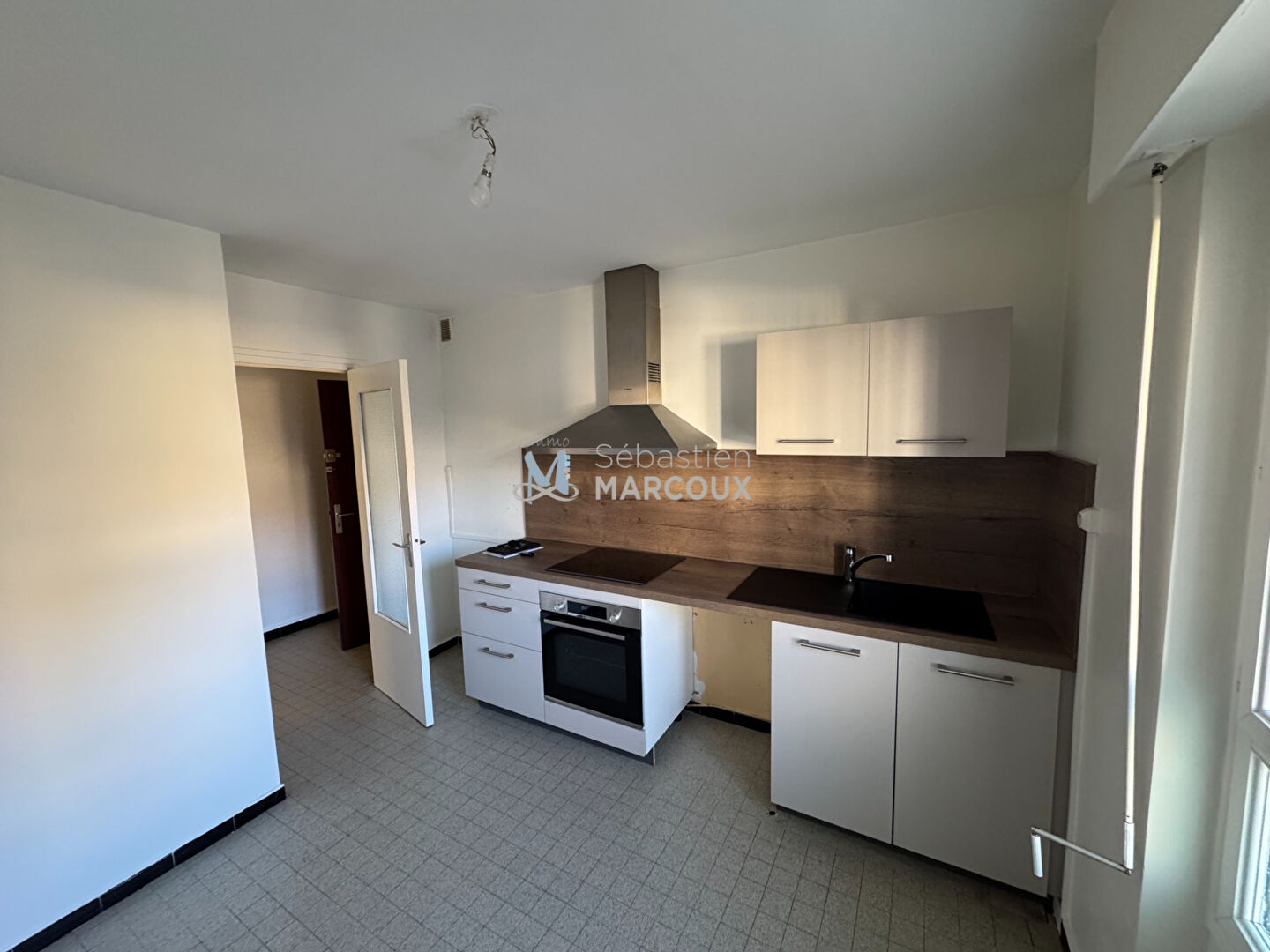 Photo FEURS Centre - Appartement T2 - 45.50 m² habitables + garage + ascenseur image 2/6