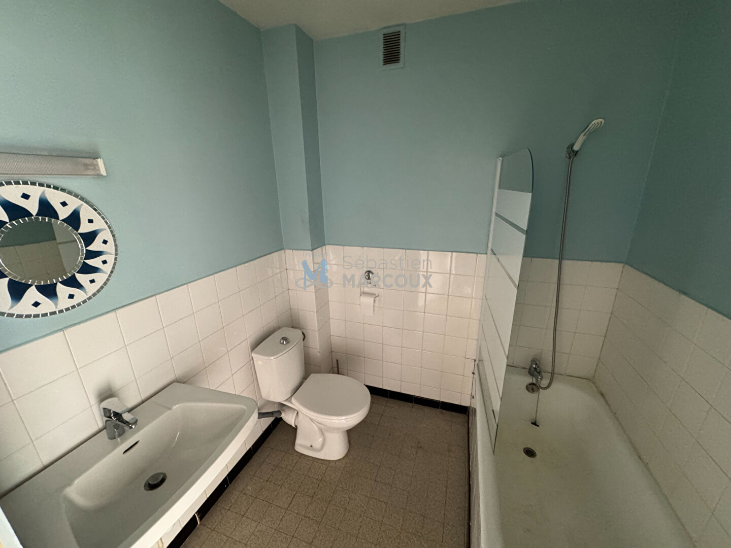 Photo FEURS Centre - Appartement T2 - 45.50 m² habitables + garage + ascenseur image 6/6