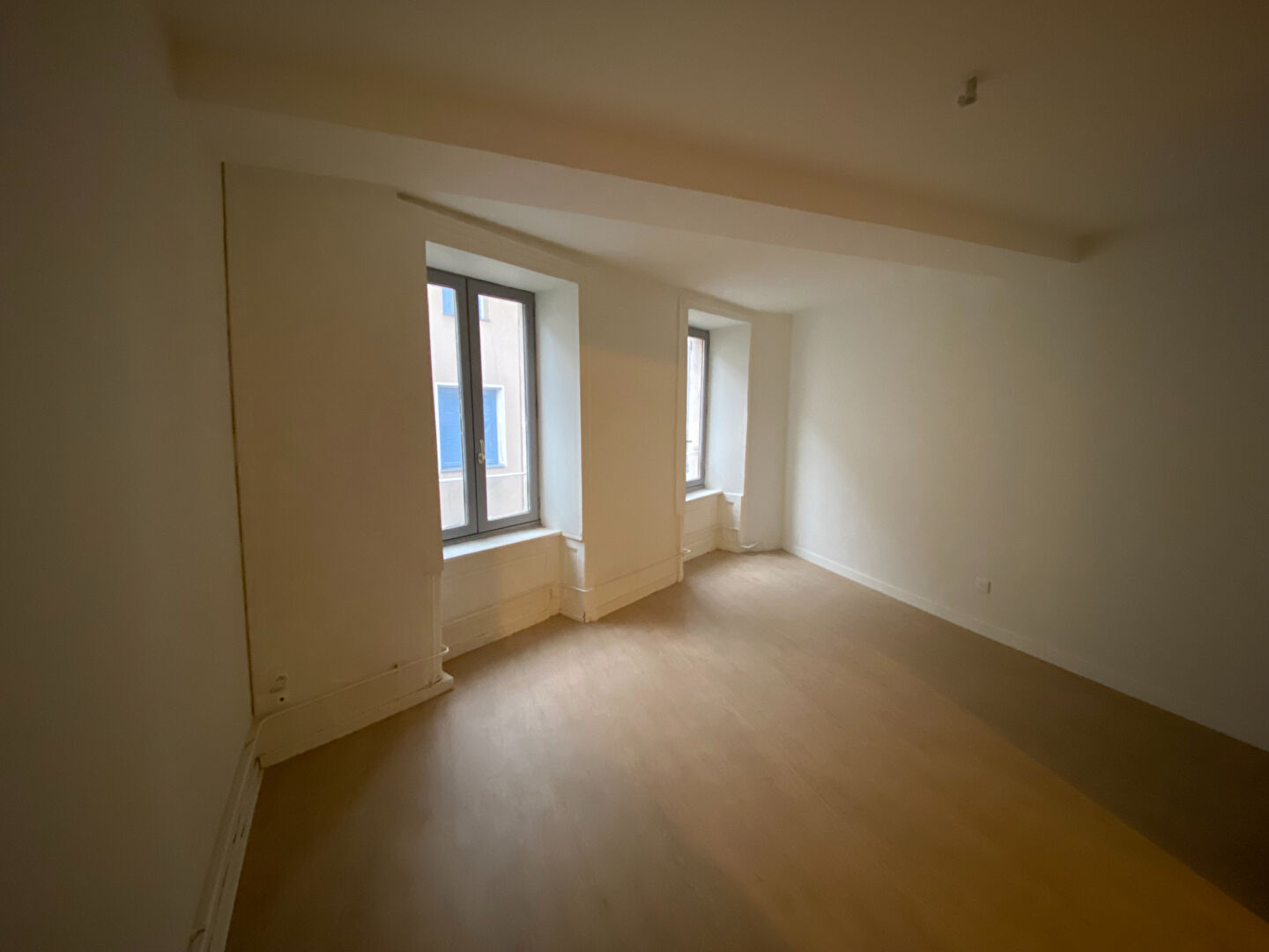 Photo MONTBRISON - Appartement  T2 - 54.83 m² habitables image 2/6