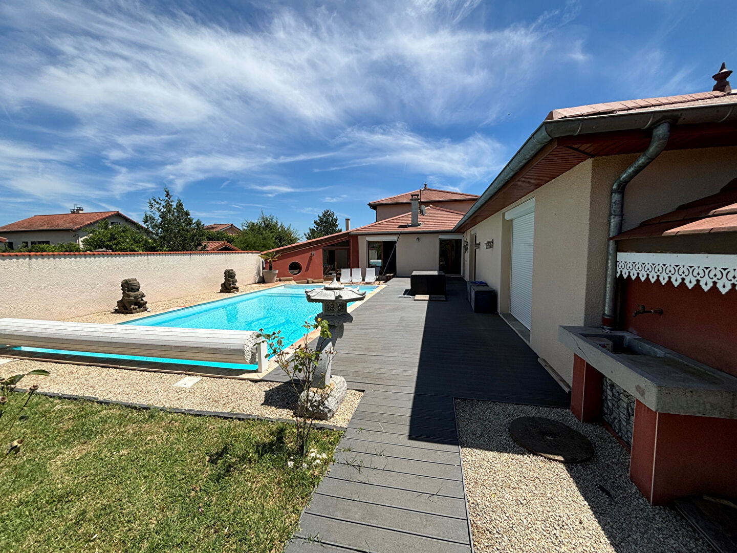 Photo L'hôpital Le Grand Villa  F 7 (275.69 m2 hab)  Piscine garage dépendances terrain 2 251 m2 image 2/6