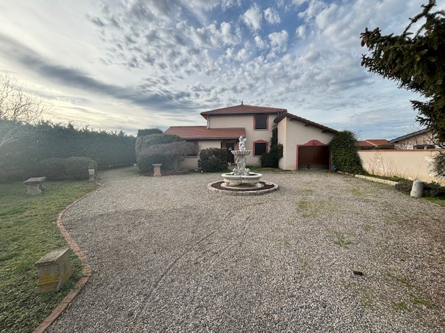 Photo L'hôpital Le Grand Villa  F 7 (275.69 m2 hab)  Piscine garage dépendances terrain 2 251 m2 image 6/6