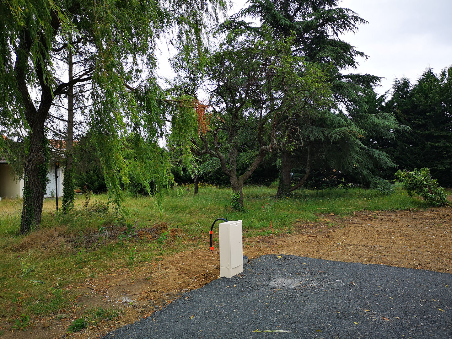 Photo SAVIGNEUX - Terrain de 760 m² viabilisé image 3/4