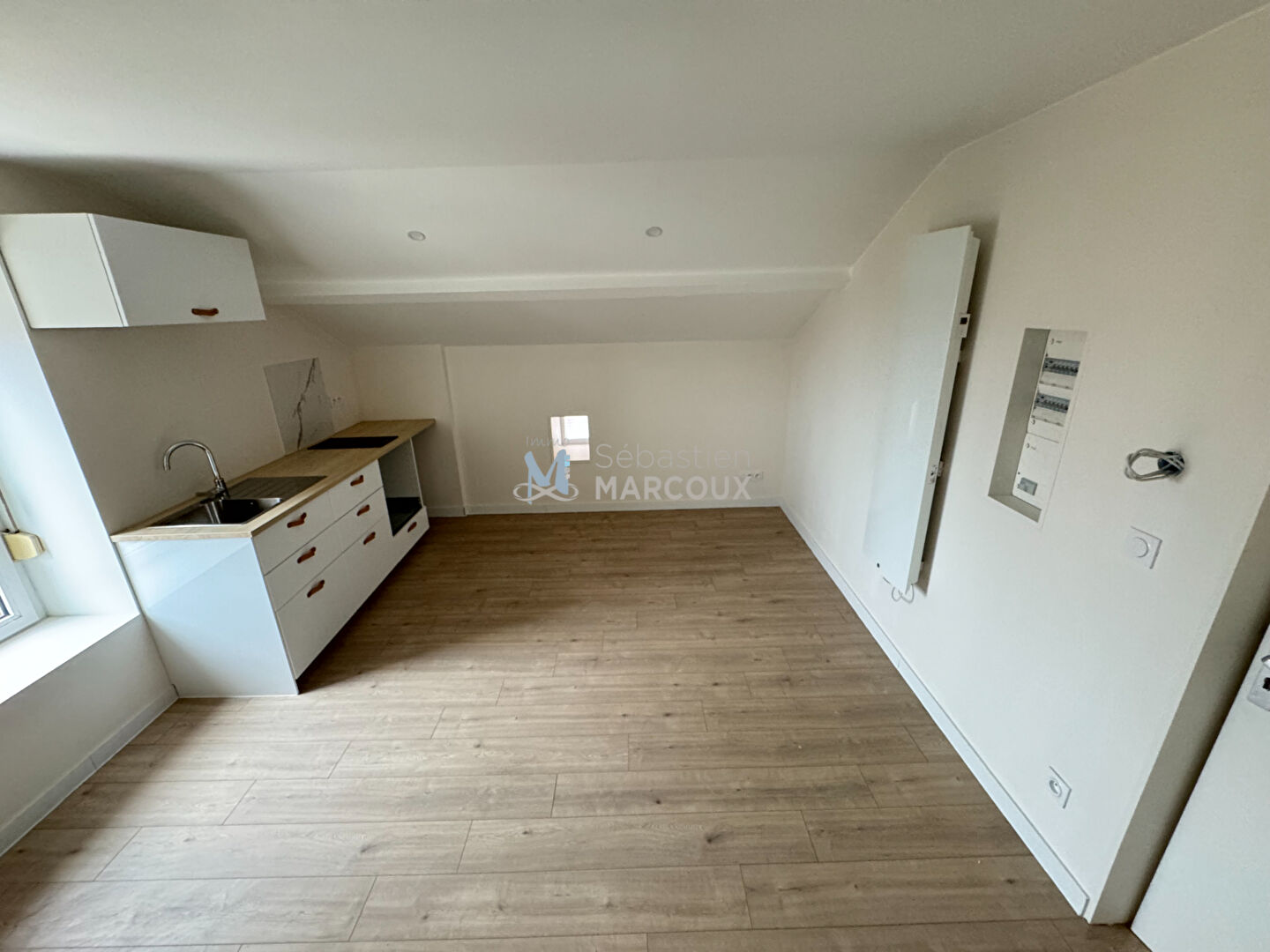 Photo SAVIGNEUX - Appartement T2 - 28.31 m² habitables image 1/6