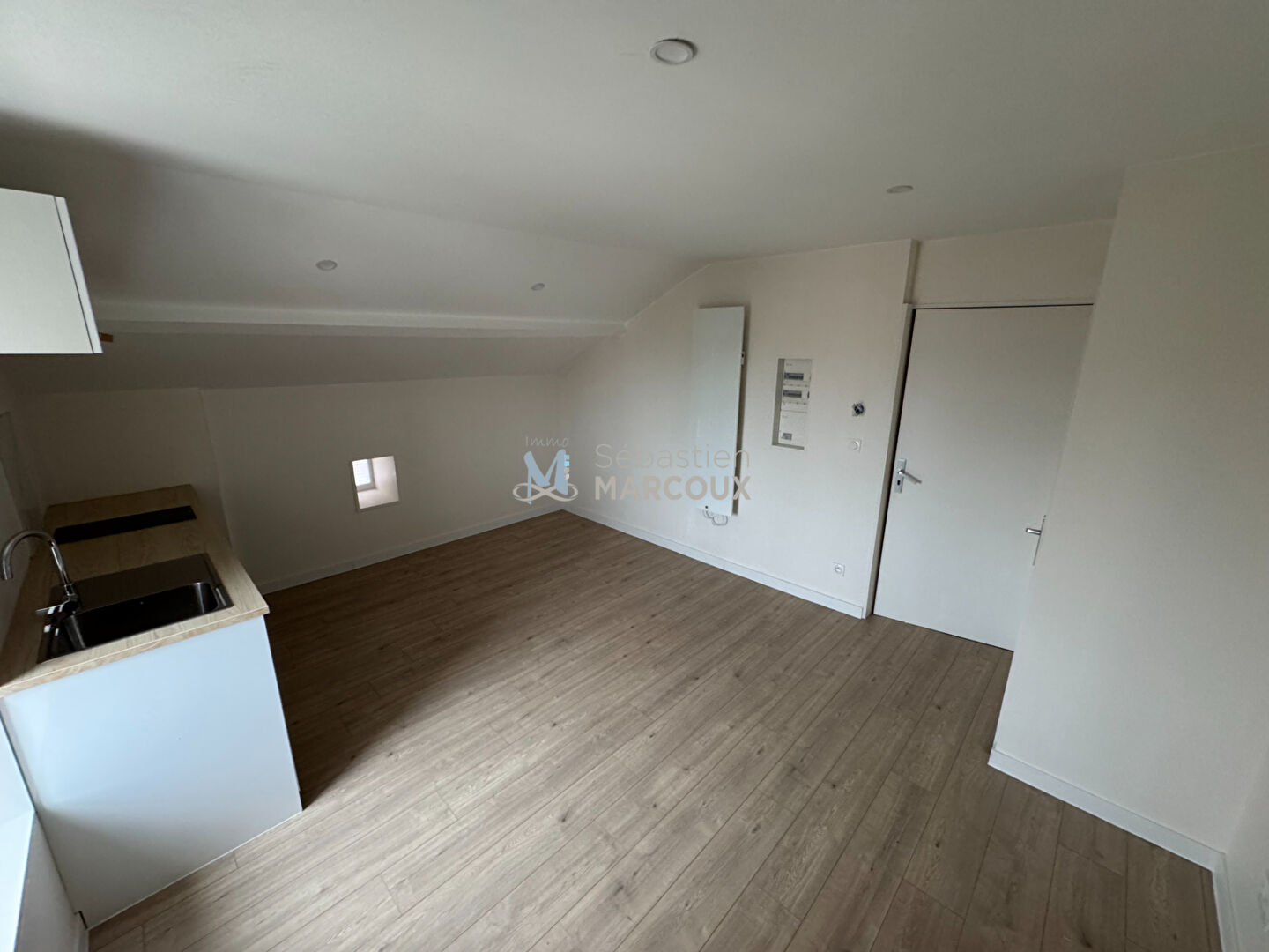 Photo SAVIGNEUX - Appartement T2 - 28.31 m² habitables image 3/6