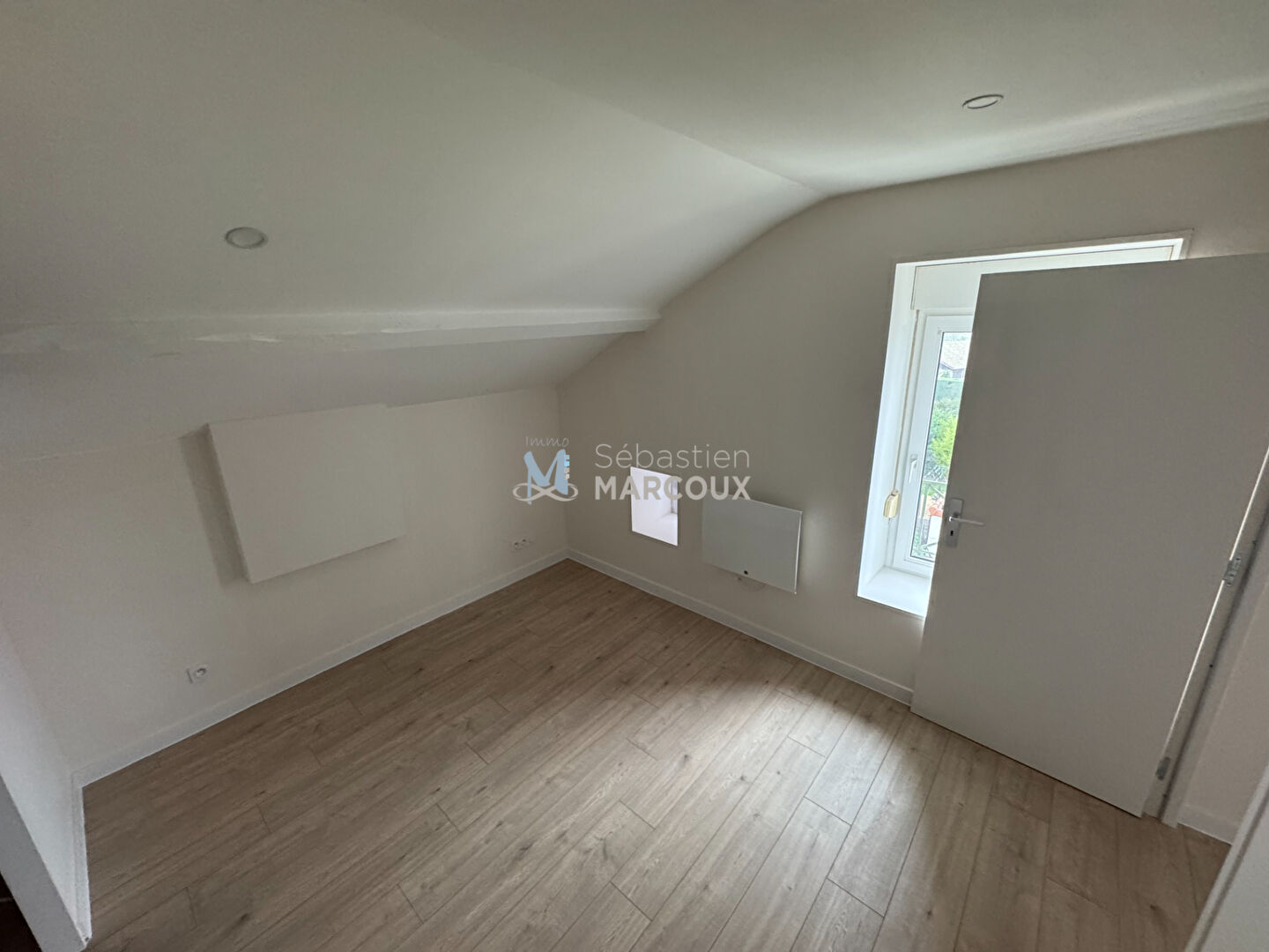 Photo SAVIGNEUX - Appartement T2 - 28.31 m² habitables image 4/6
