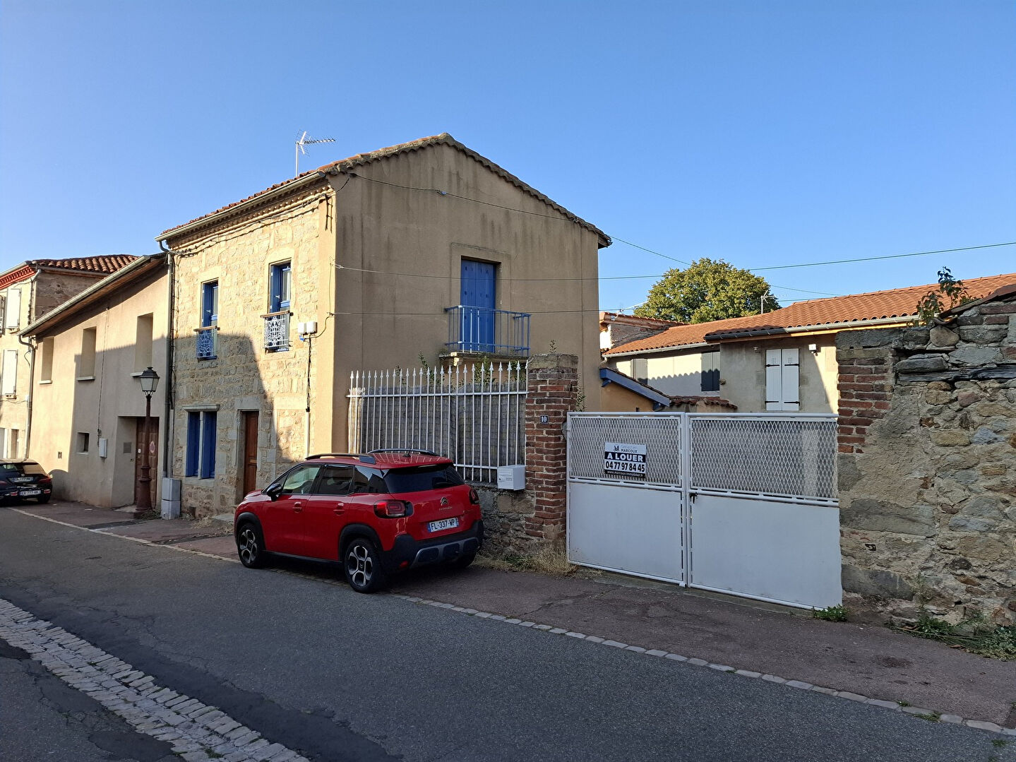 Photo maison de ville, type f3 garage 70.96m2 cours image 1/6