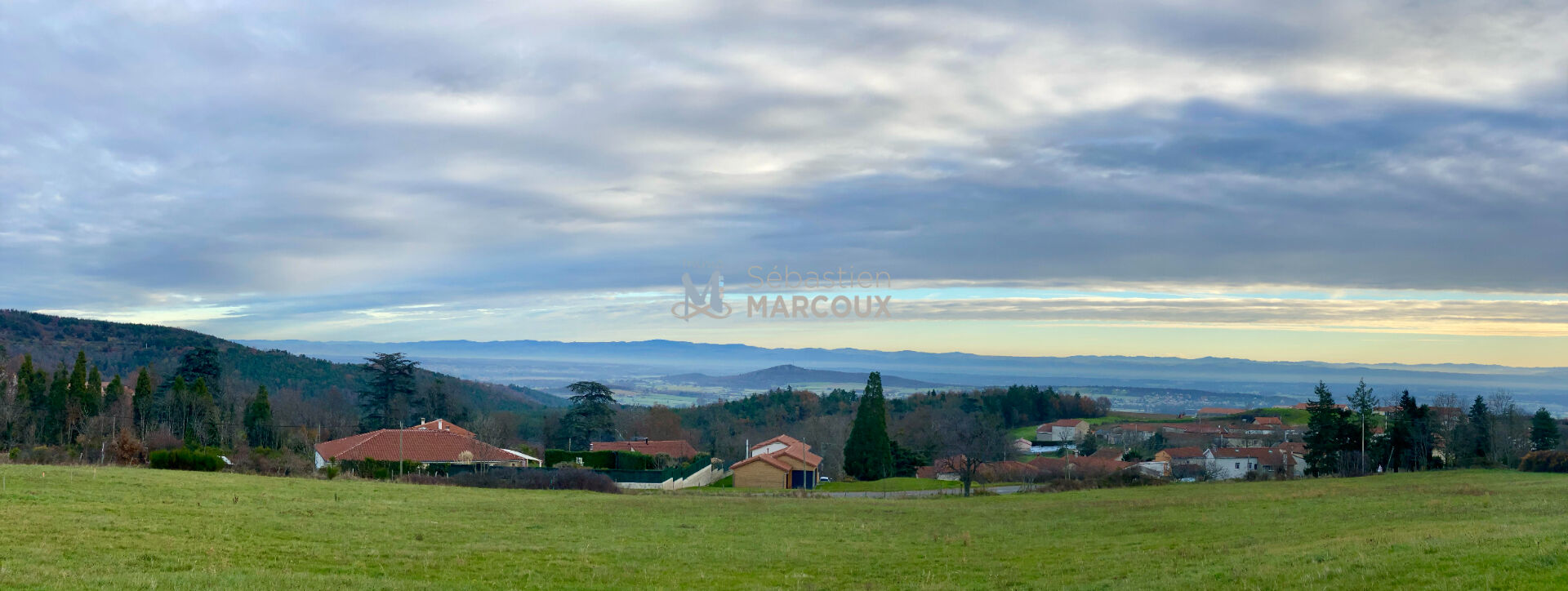 MARCILLY-LE-CHATEL TERRAIN  5760 M2  CONSTRUCTIBLE