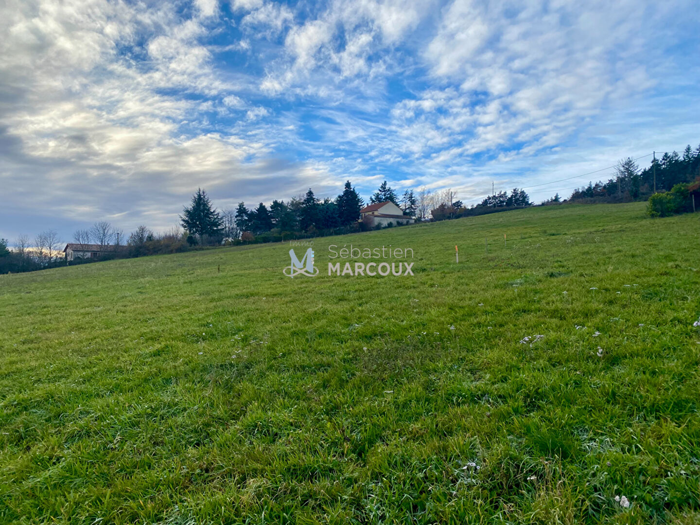 Photo MARCILLY-LE-CHATEL TERRAIN  5760 M2  CONSTRUCTIBLE image 3/6