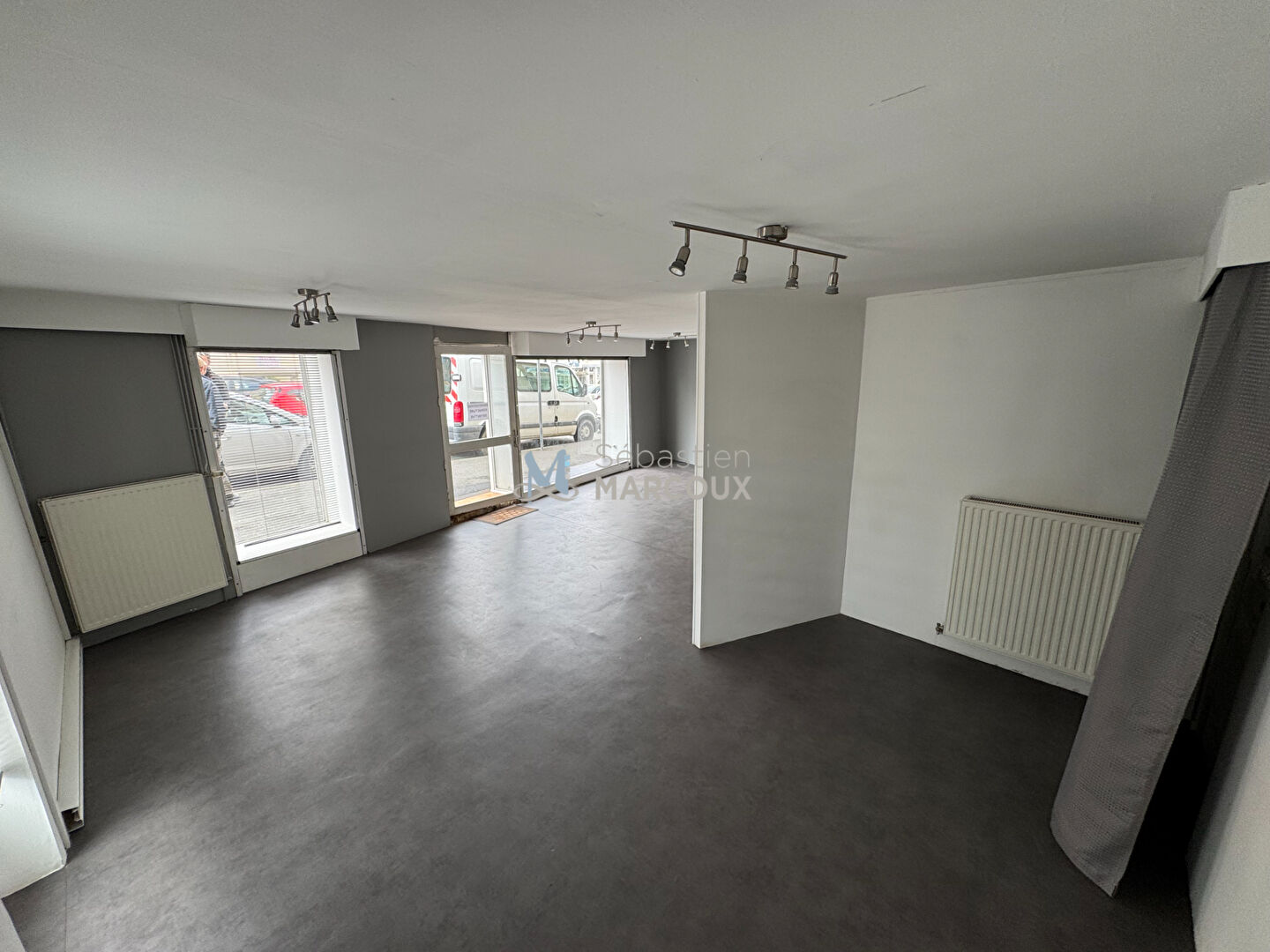 Photo Local commercial Montbrison image 2/6