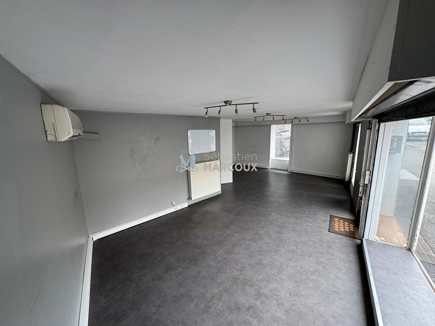 Photo Local commercial Montbrison image 3/6