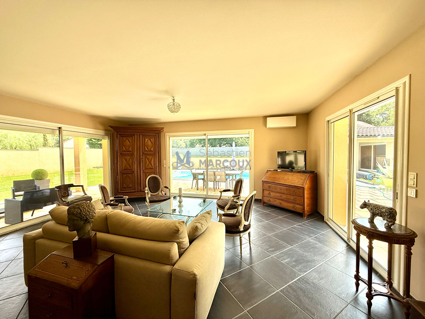 Photo Saint Marcellin en Forez Charmante villa de plein pieds avec piscine et pool house image 4/6