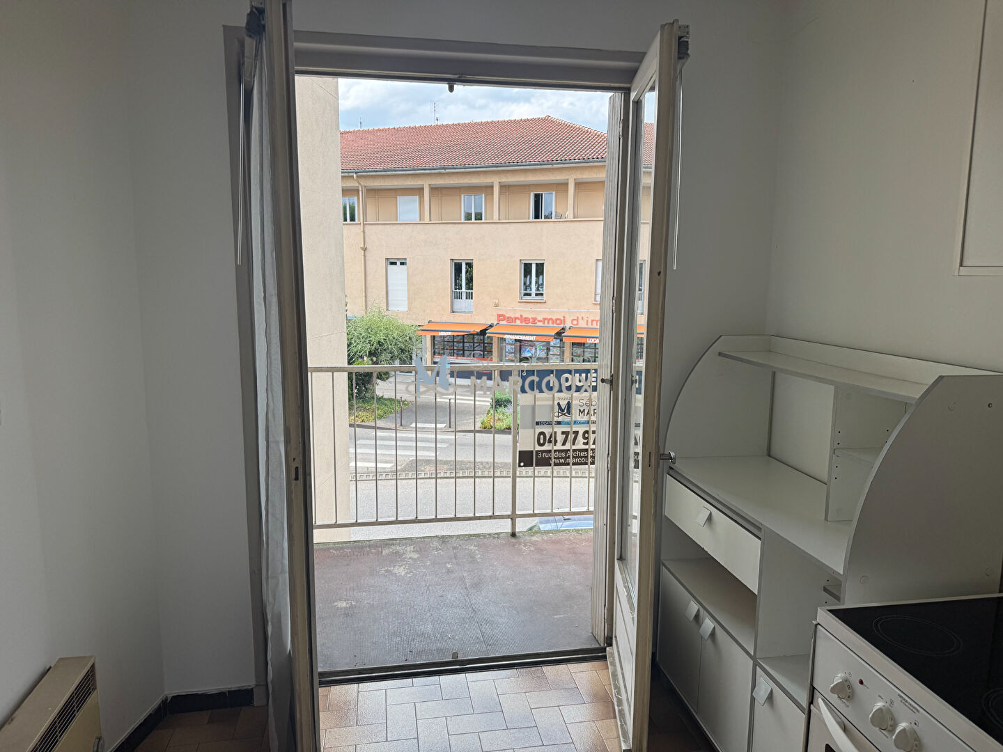 Photo Appartement  T1 avec terrasse +  place parking - Montbrison centre image 1/6