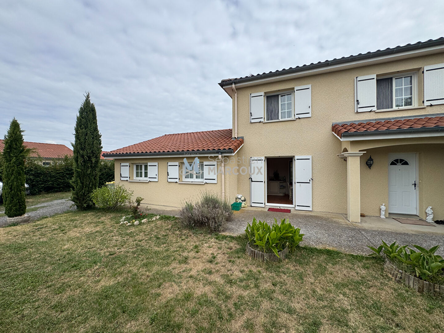 Maison L'hopital Le Grand  9 pièce(s) 145.17 m2