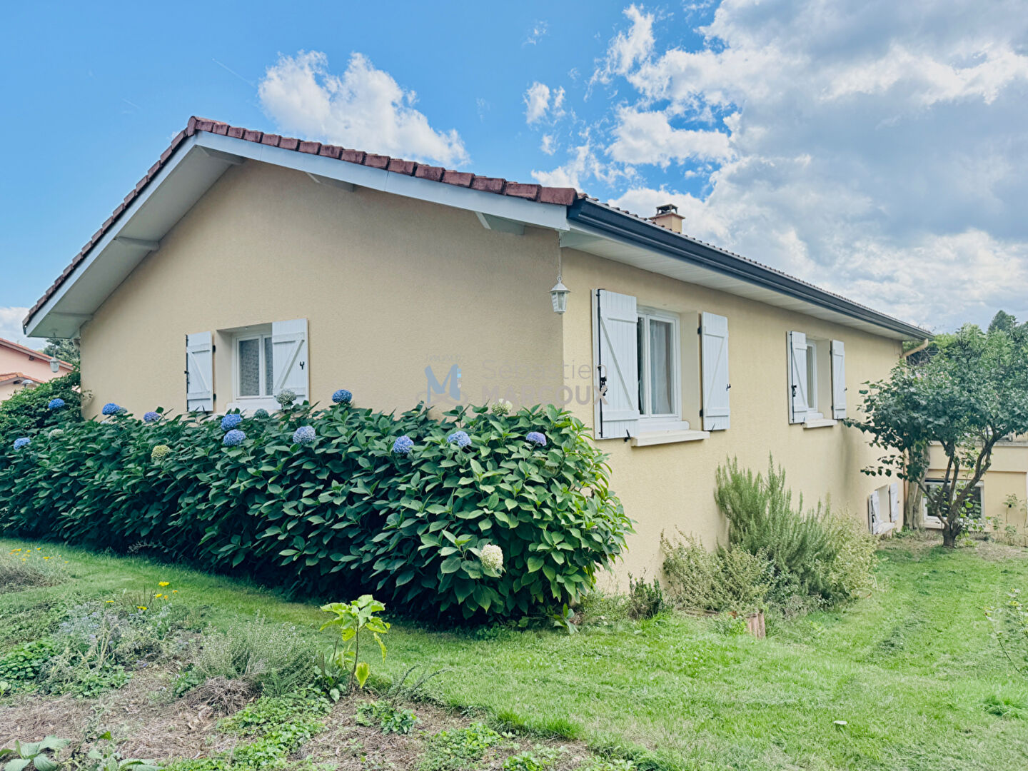 Maison F5  (188 m2) Belles prestations  terrain clos arboré Saint Victor sur Loire