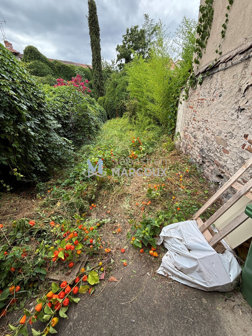 Photo FEURS  MAISON DE VILLE ( 1 Commerce) jardinet terrasse image 2/6