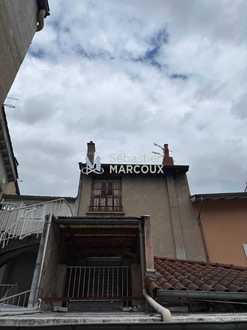 Photo FEURS  MAISON DE VILLE ( 1 Commerce) jardinet terrasse image 5/6