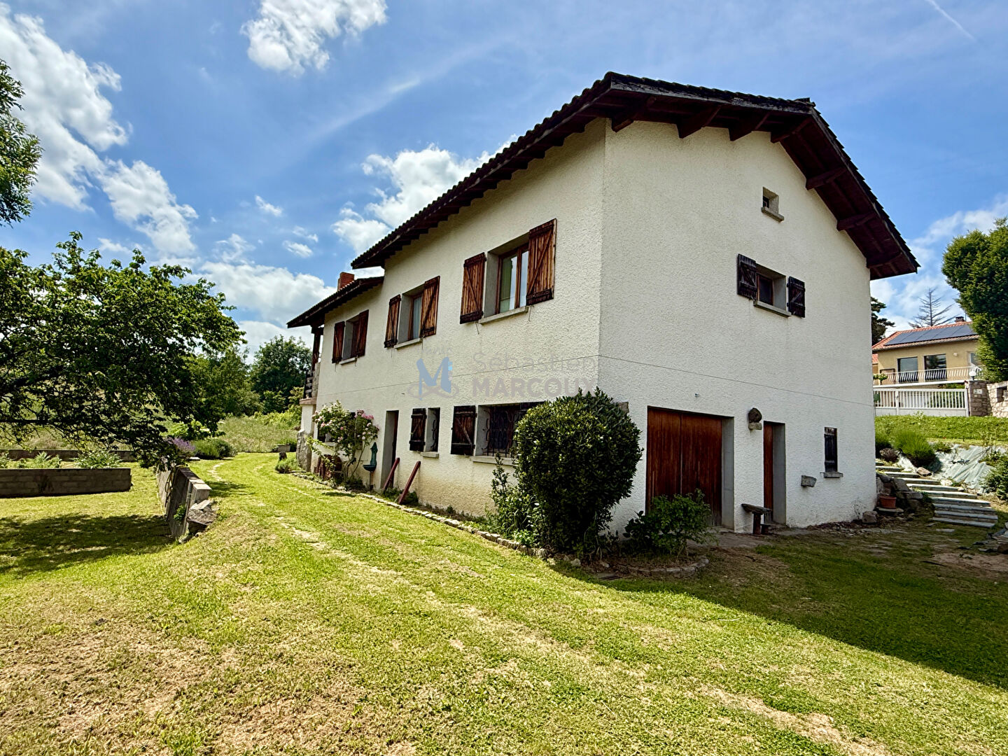 MOINGT Charmante villa des années 1990 sur sous sol