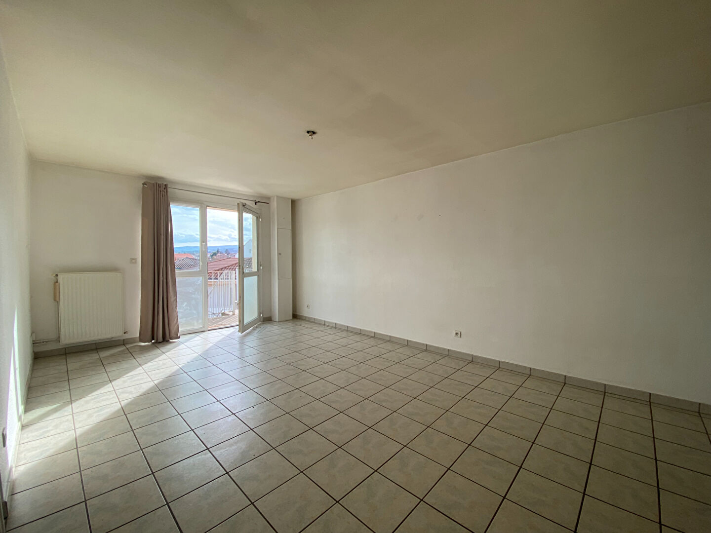 SAVIGNEUX - Appartement T3 - 59 M² habitables