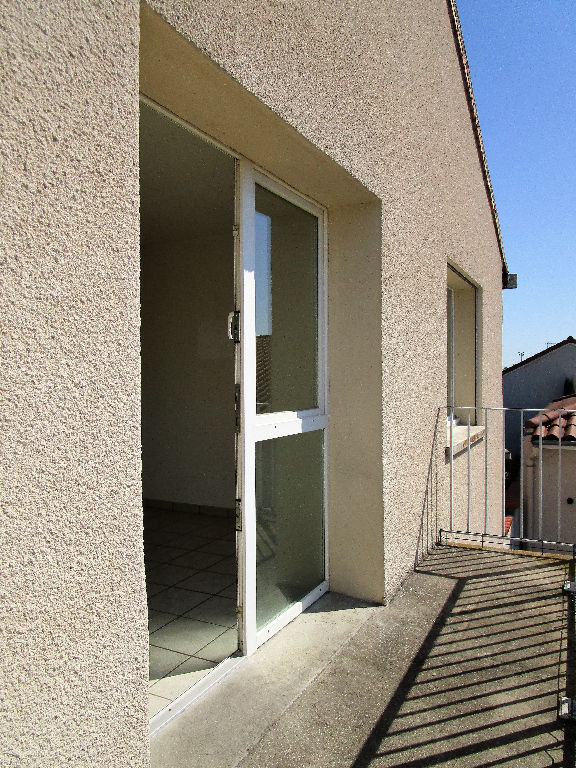 Photo SAVIGNEUX - Appartement T3 - 59 M² habitables image 2/6