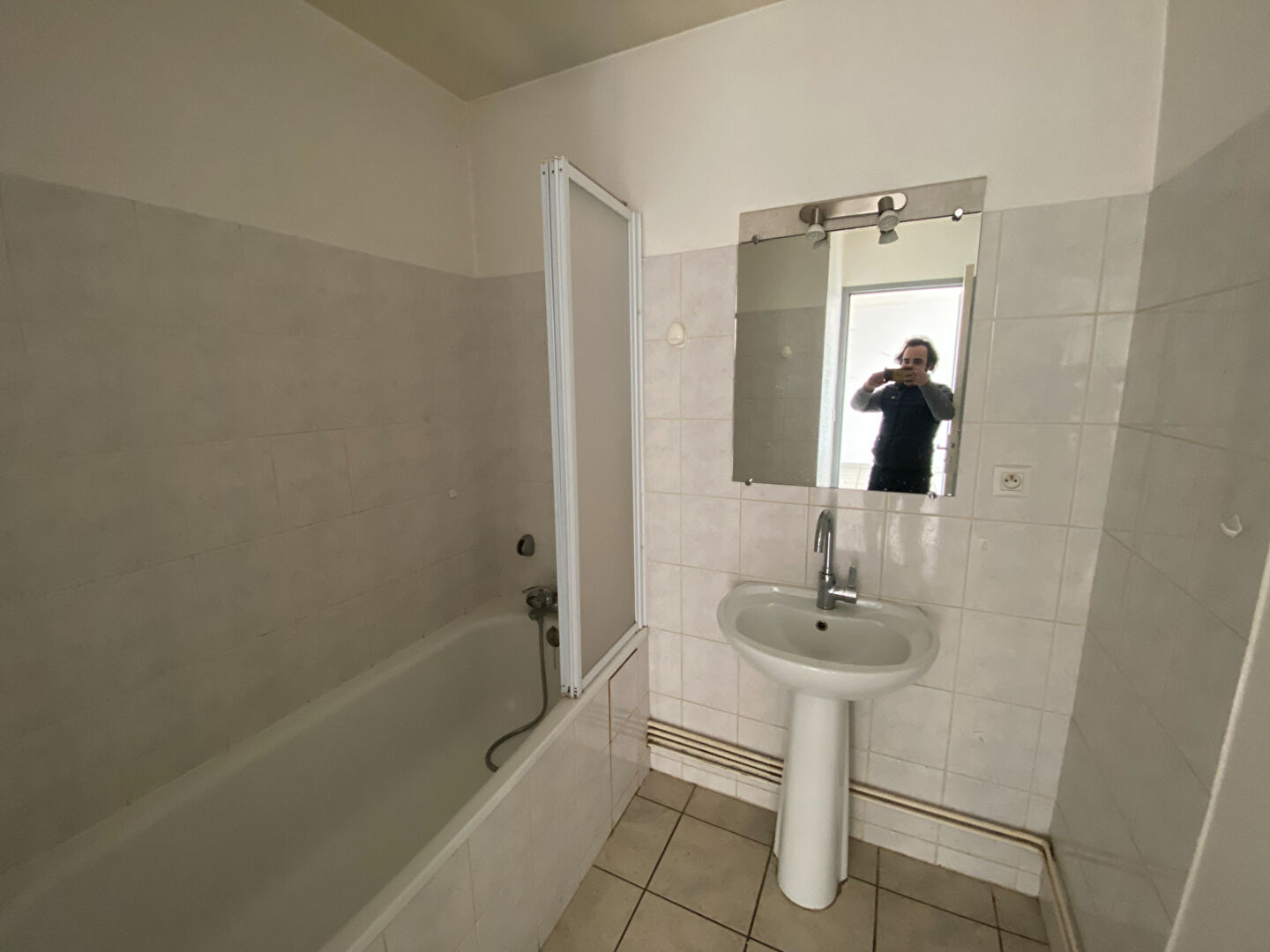 Photo SAVIGNEUX - Appartement T3 - 59 M² habitables image 5/6