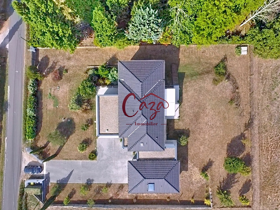 Villa contemporaine , proche LATRESNE