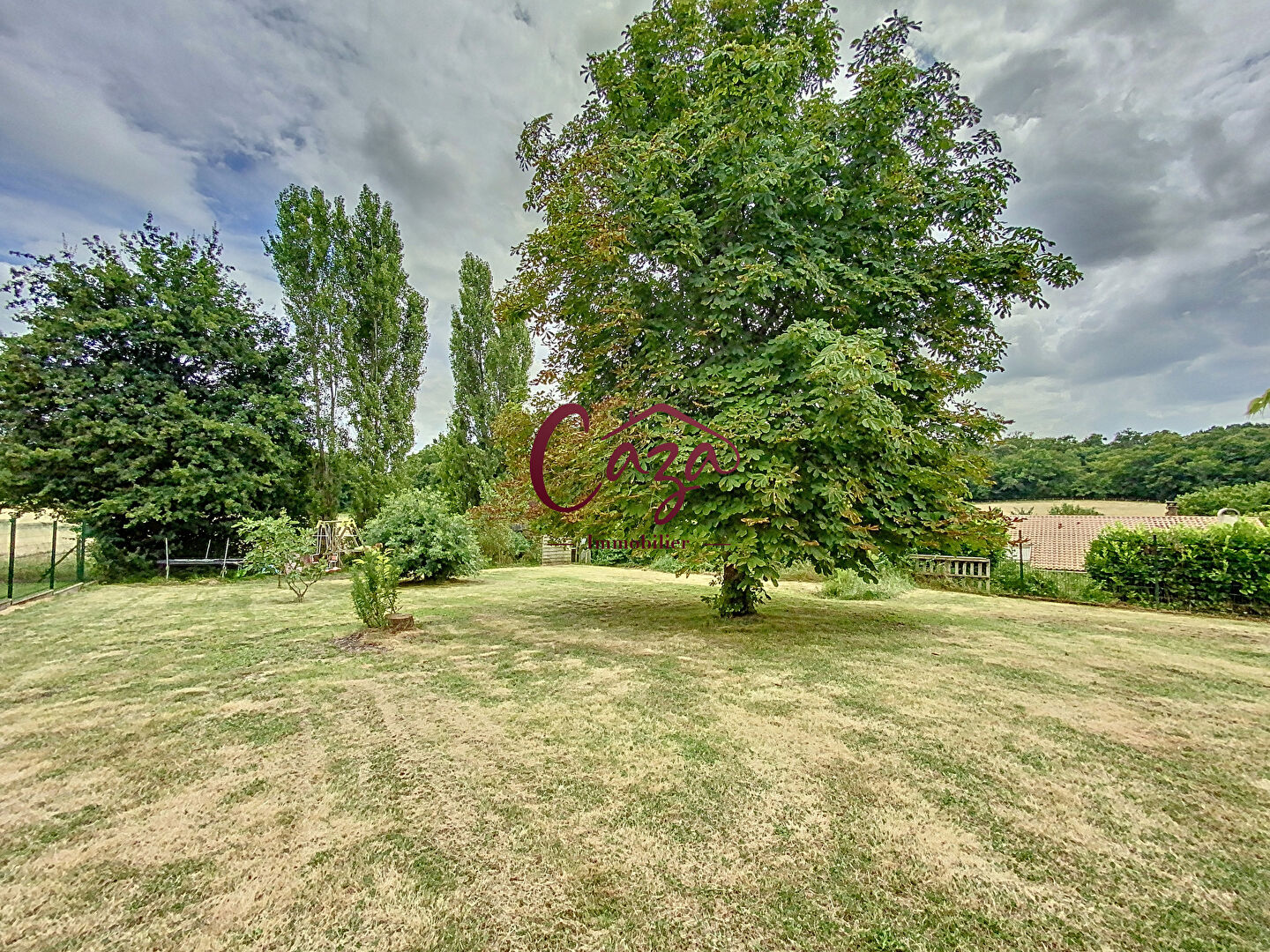 TERRAIN A BATIR - 900 M2 - LIBRE DE CONSTRUCTEUR - ENVIRONNEMENT RARE