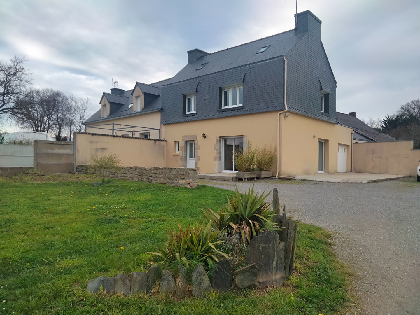A LOUER MAISON T4 RIEUX 56350 EN CAMPAGNE VUE SUR LA VILAINE MORBIHAN BRETAGNE