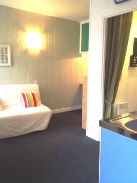 Photo A LOUER STUDIO REDON 35600 PROCHE ECOLE ET TOUS COMMERCES ILLE ET VILAINE  BRETAGNE image 3/4