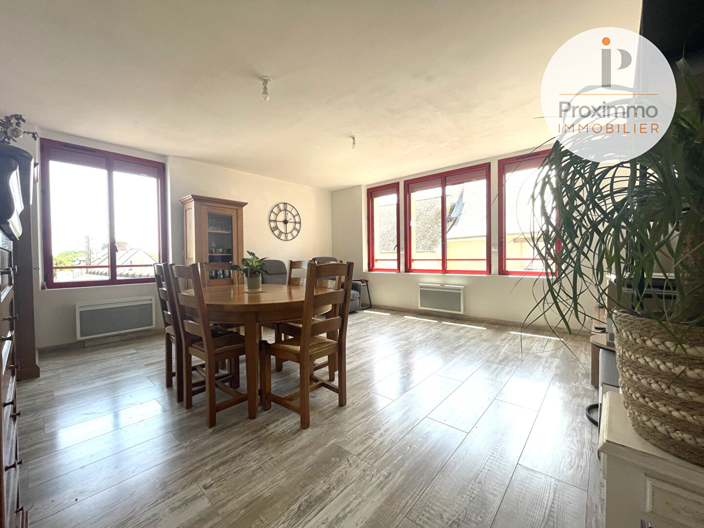 A LOUER APPARTEMENT 3 CHAMBRES + GARAGE CENTRE VILLE DE BAIN DE BRETAGNE