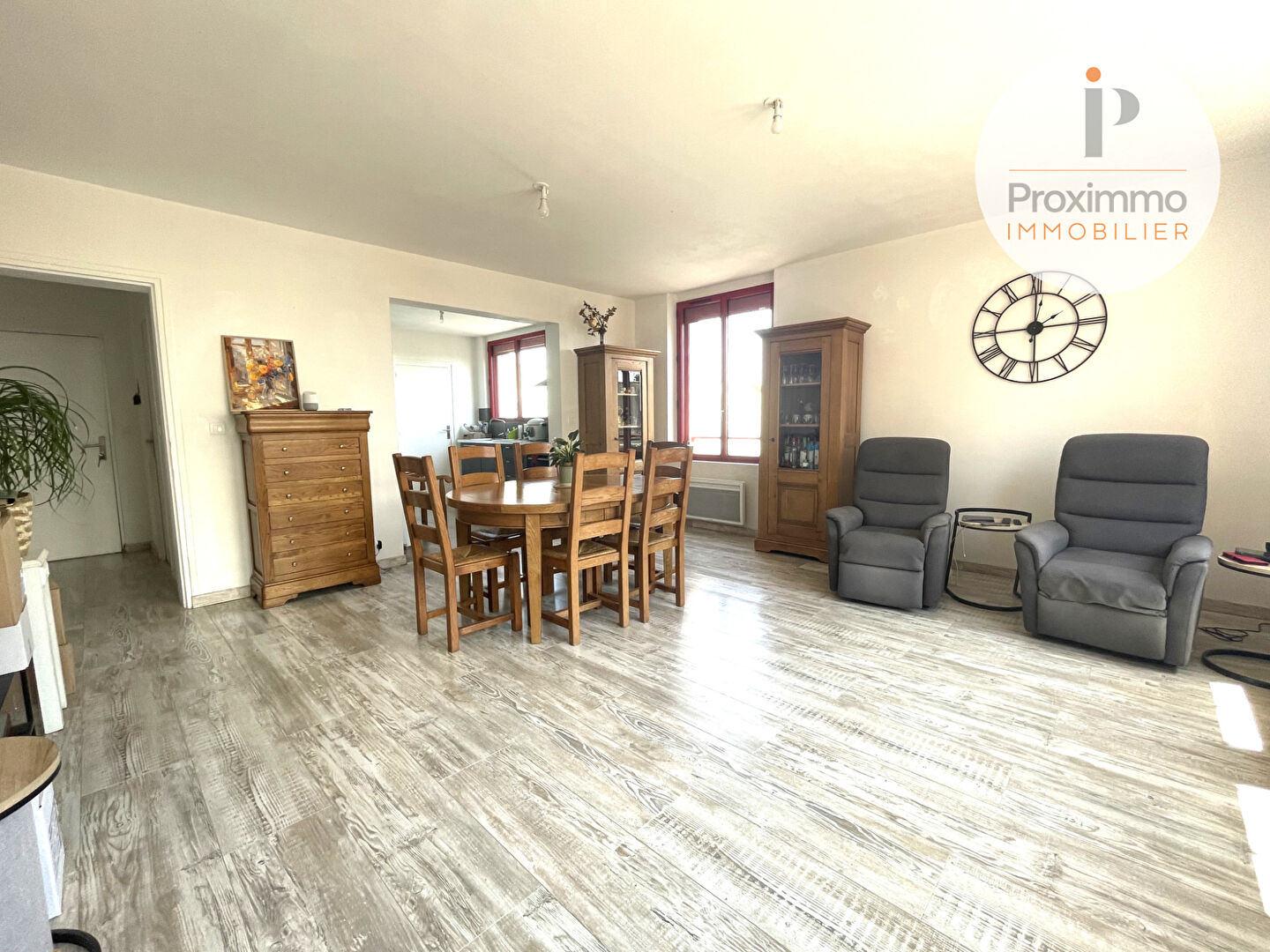 A LOUER APPARTEMENT 3 CHAMBRES + GARAGE CENTRE VILLE DE BAIN DE BRETAGNE