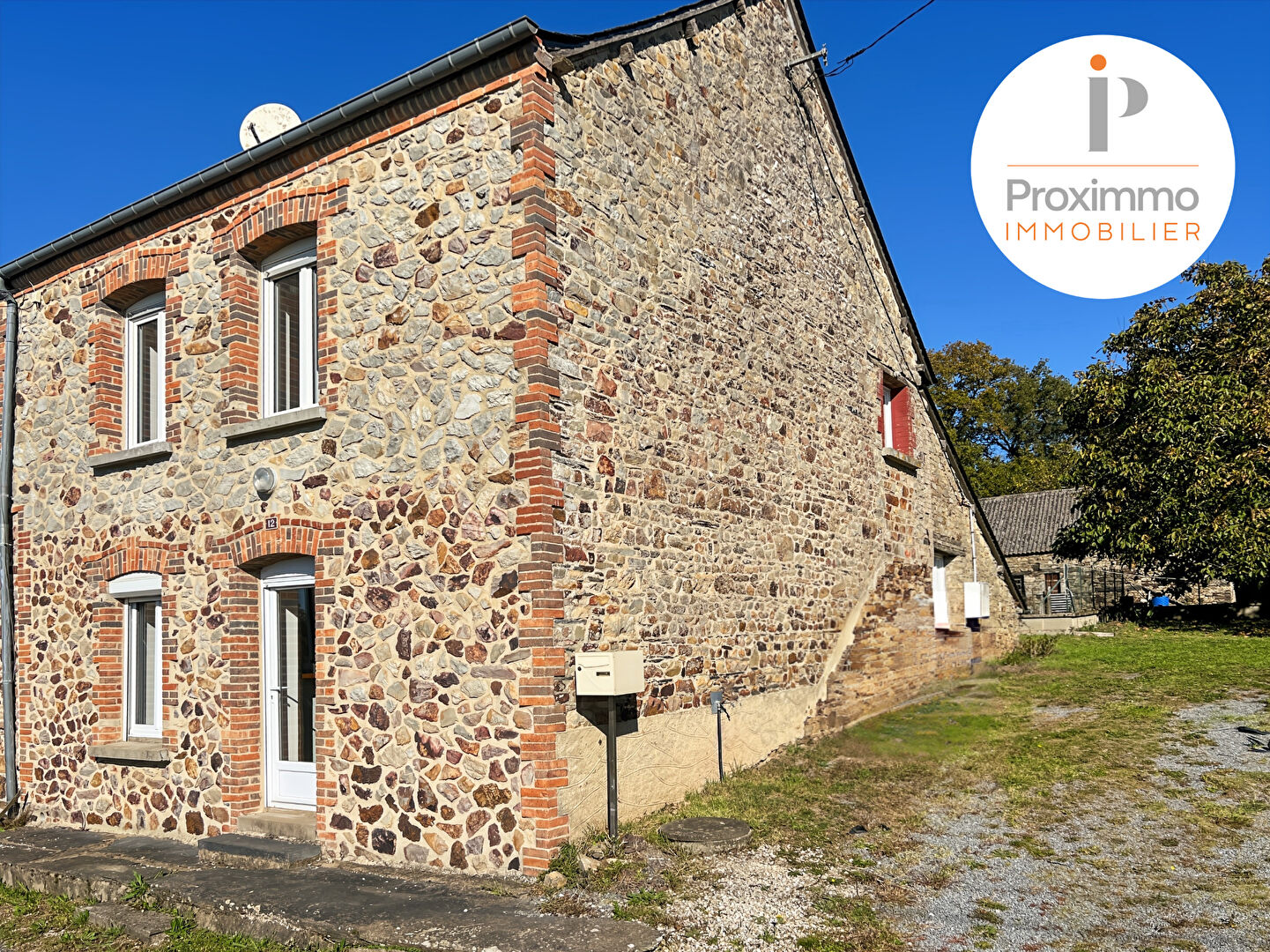 Photo MAISON EN PIERRES - CAMPAGNE - 10 MIN  SUD DE BAIN DE BRETAGNE - ILLE ET VILAINE - BRETAGNE image 2/6