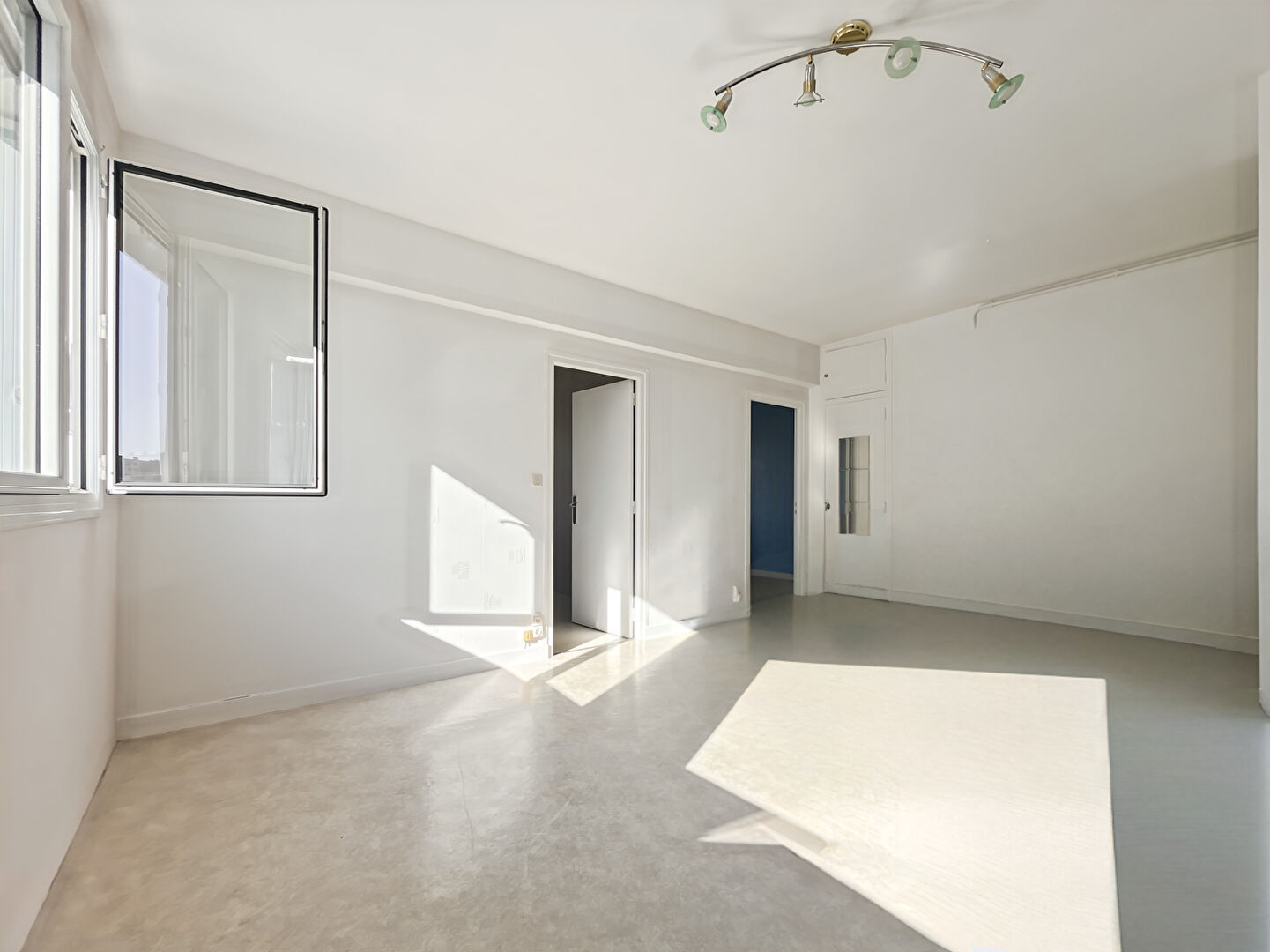 Photo À VENDRE - Appartement T3 lumineux - Dernier étage - Parking - Rennes Sud image 6/6